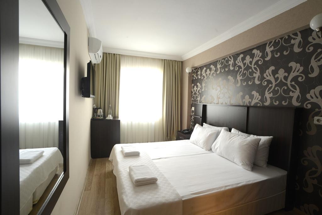 Royalist Tophane Istanbul Room photo